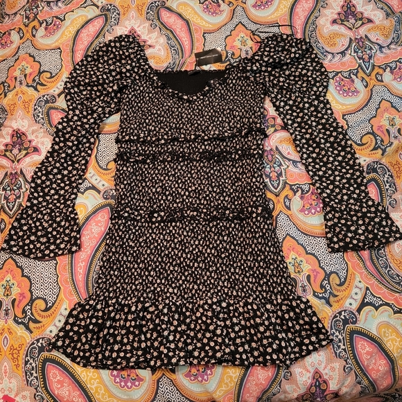 Black floral stretchy smocked ruffle dress M/L NWT - Picture 6 of 13